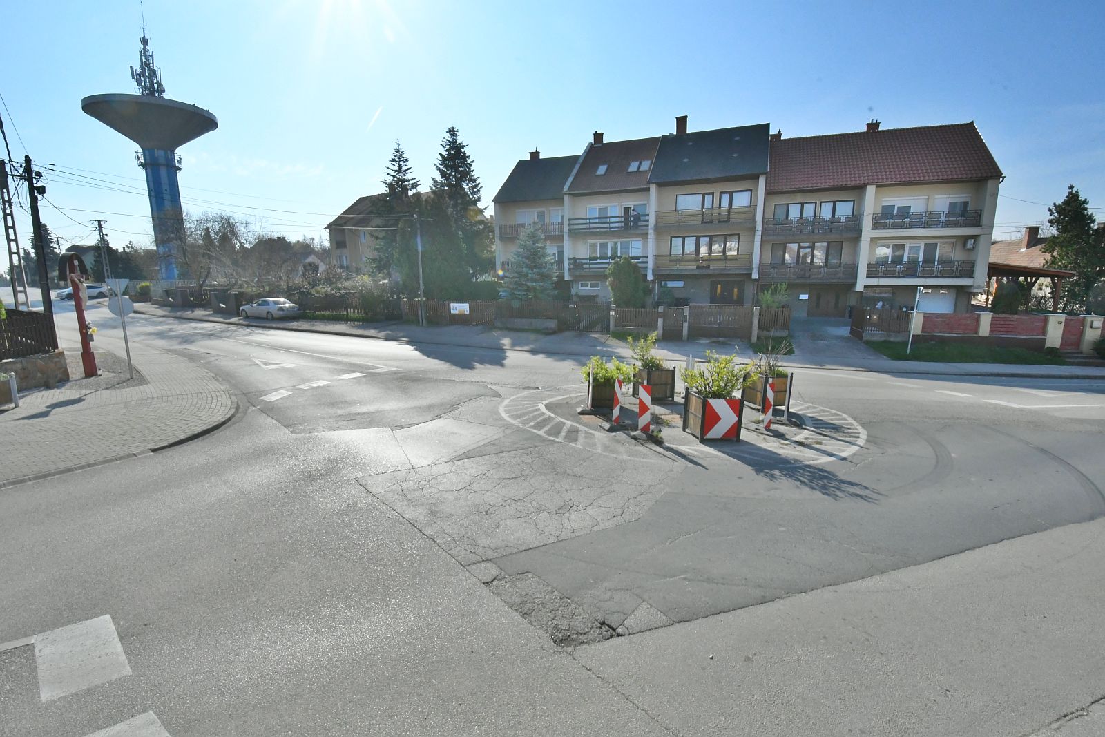 Kezdődik a végleges körforgalom kialakítása a Pozsonyi kanyarban